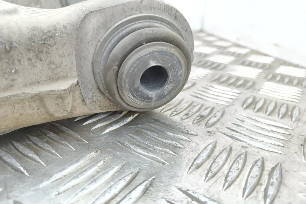 фото №9, Рычаг задний правый bmw 7 f01, f02 6794876 4.4l бензиновый 330kw 2013