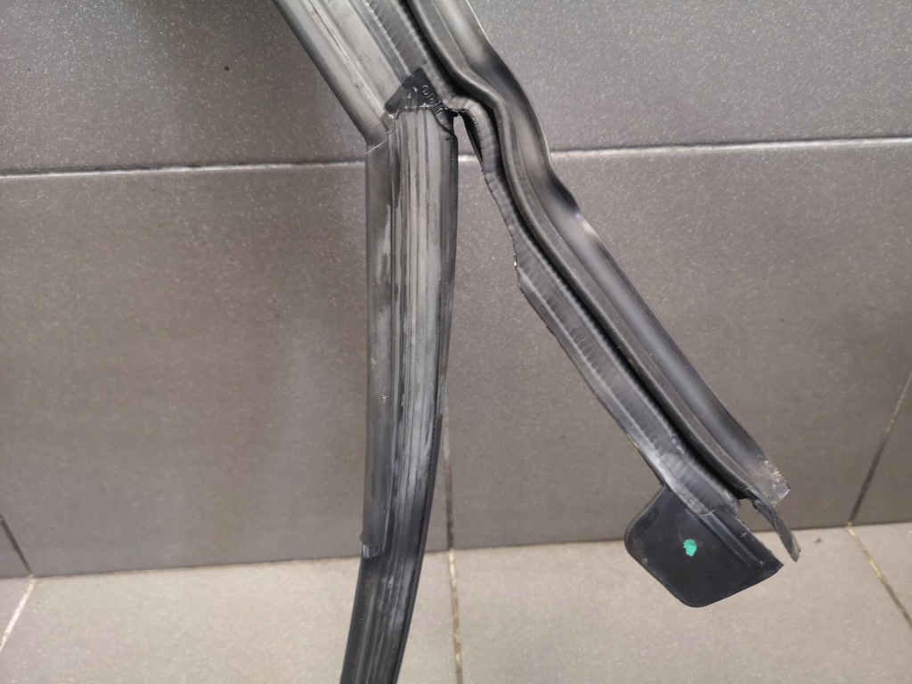 фото №15, Прокладка скло двері правий задня audi a4 b7 avant 8k9839440f