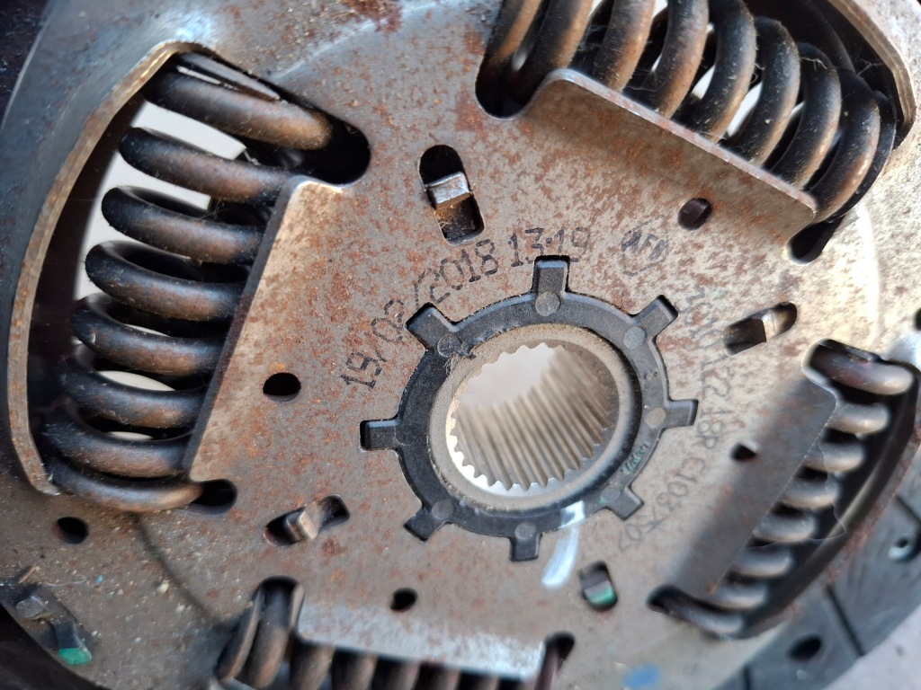 Renault dacia 302101221r 301012218r сцепление диск с Разборки