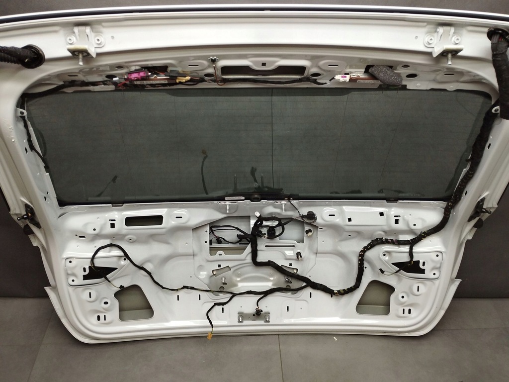 фото №13, Audi q3 f3 83a крышка багажника задняя стекло ls9r