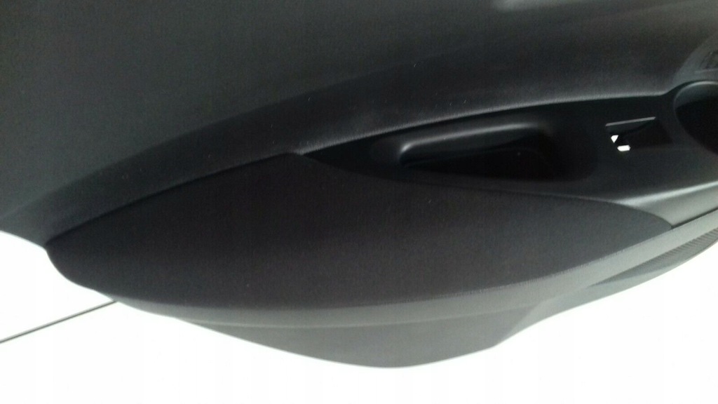 фото №8, Обшивка дверь toyota corolla e21 задний левый hb