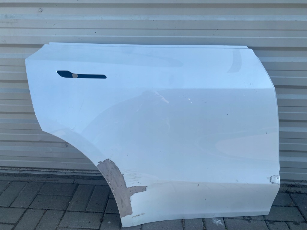 Дверь правый задний  правое задние tesla model y eu Оригинал