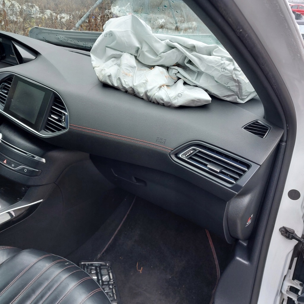 фото №5, Peugeot 308 ii t9 gt приборная панель приборная кожа красные przeszycia