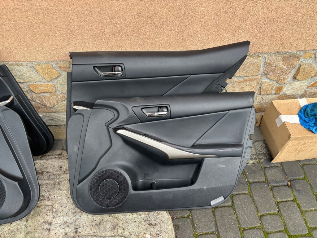 фото №2, Lexus is iii 300h обшивка правий задній