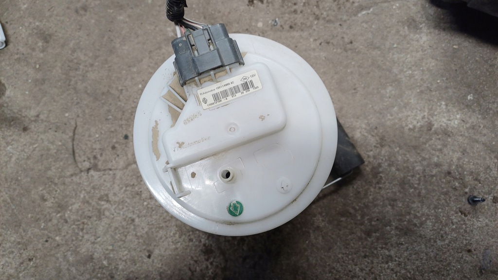 фото №1, Renault clio v 19- 1.0 tce насос пального 172021210r