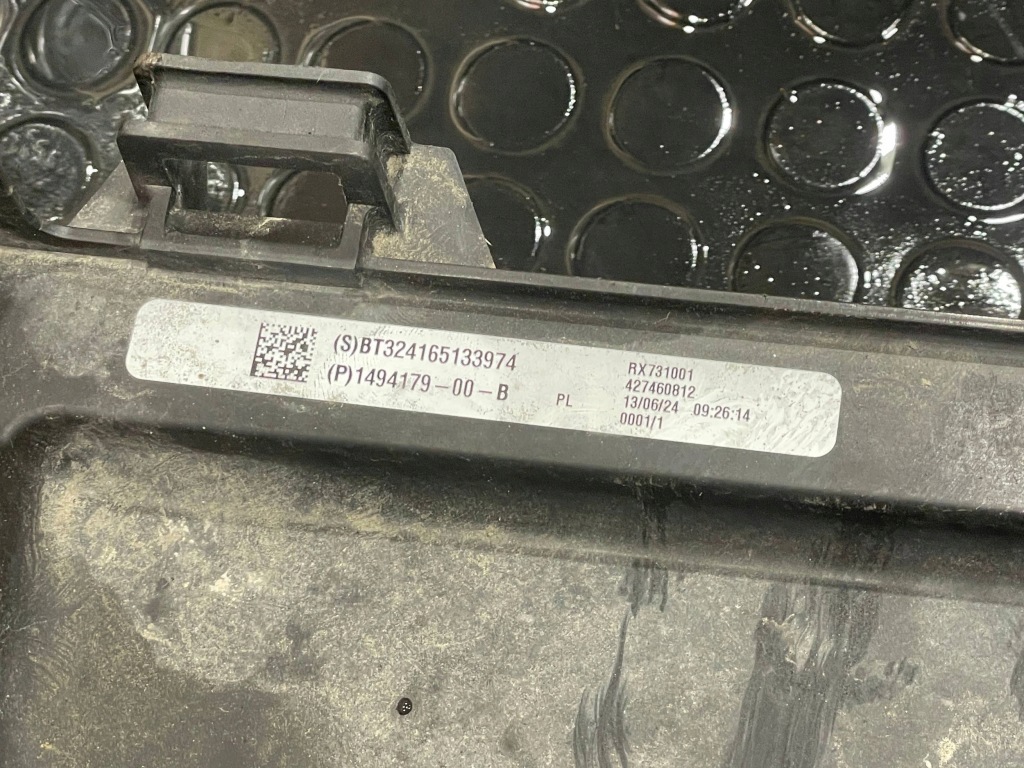 Tesla model 3 рестайлінг  20-23 вентилятор радіатора Доставка