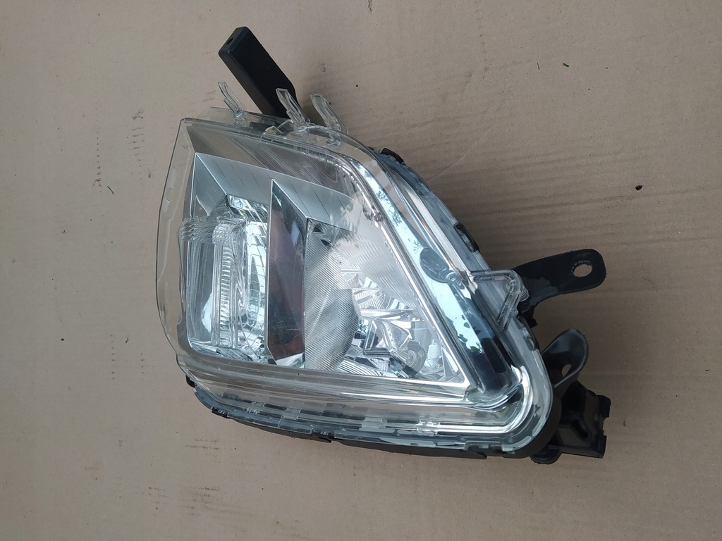 фото №3, Mitsubishi eclipse cross 17- противотуманная фара правый