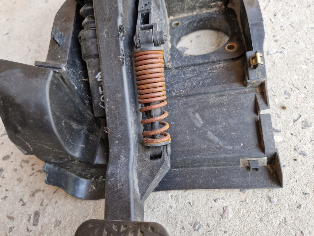 фото №4, Педаль сцепления тормоза mercedes w203 a2032901401