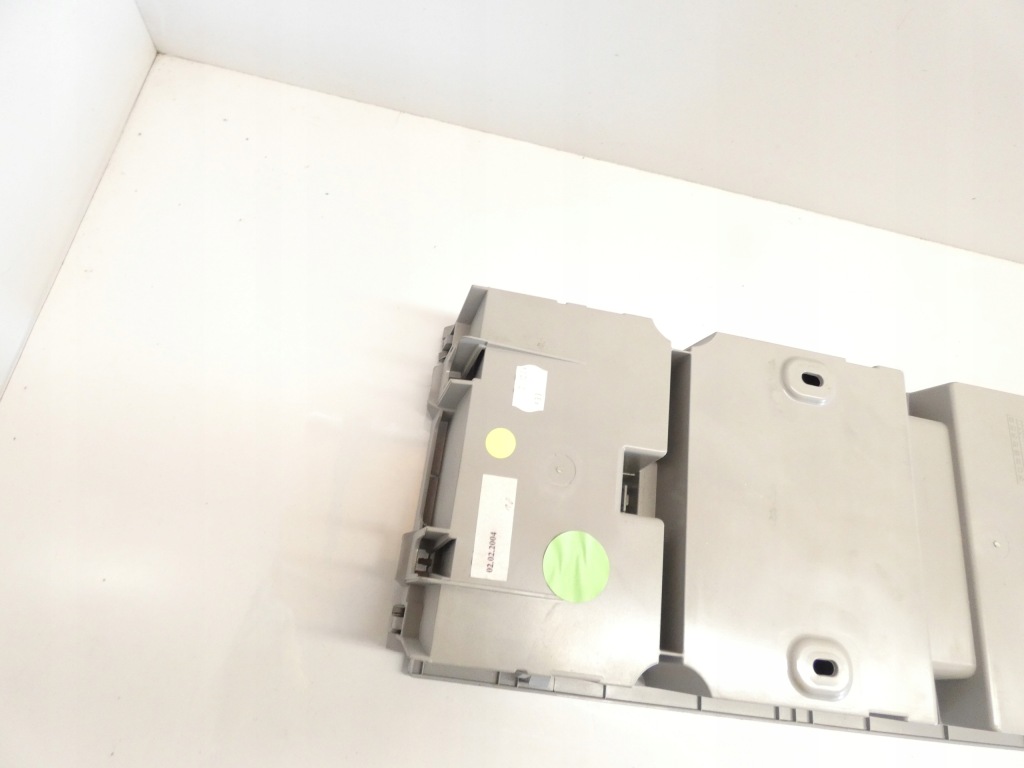 Бардачок стельовий opel signum 02-08 13178897 24436069 Ціна