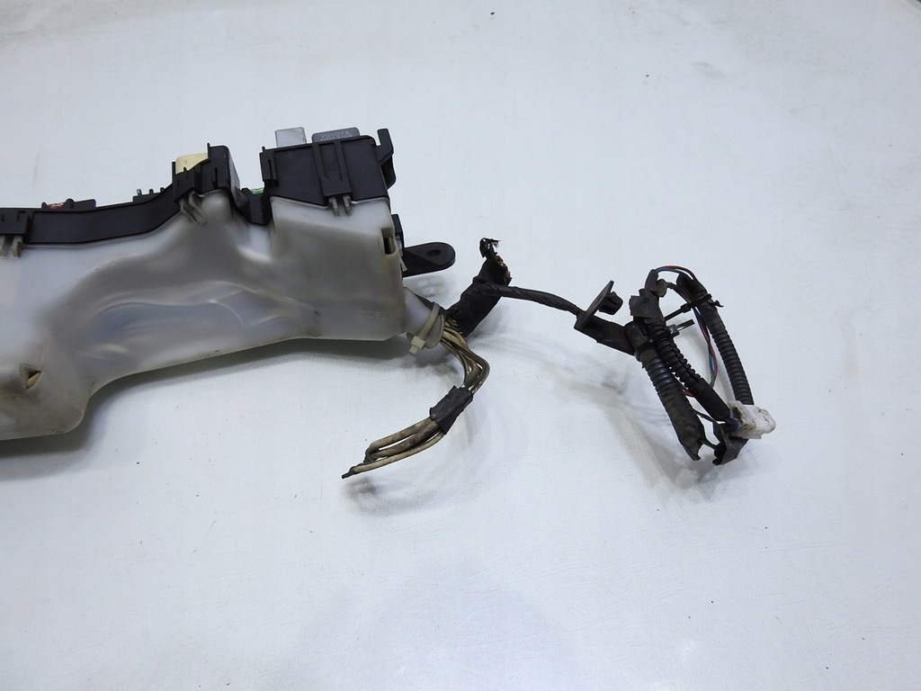 фото №7, Коробка предохранителей toyota avensis ii 2.0 d4d