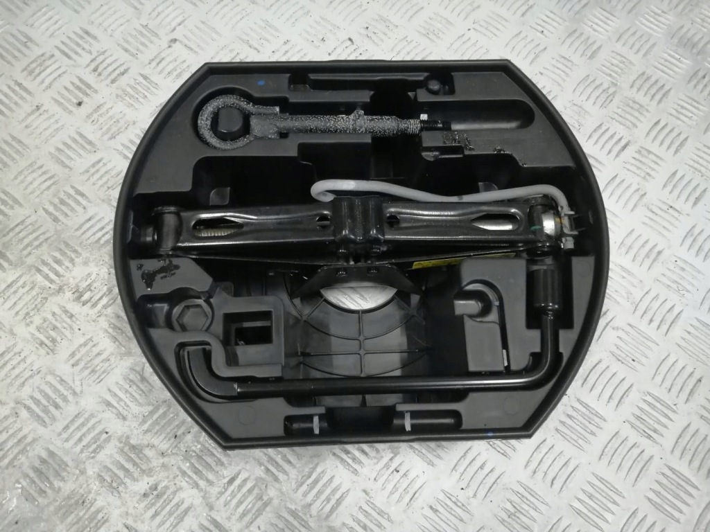 фото №1, Peugeot 208 2008 домкрат набір інструментів