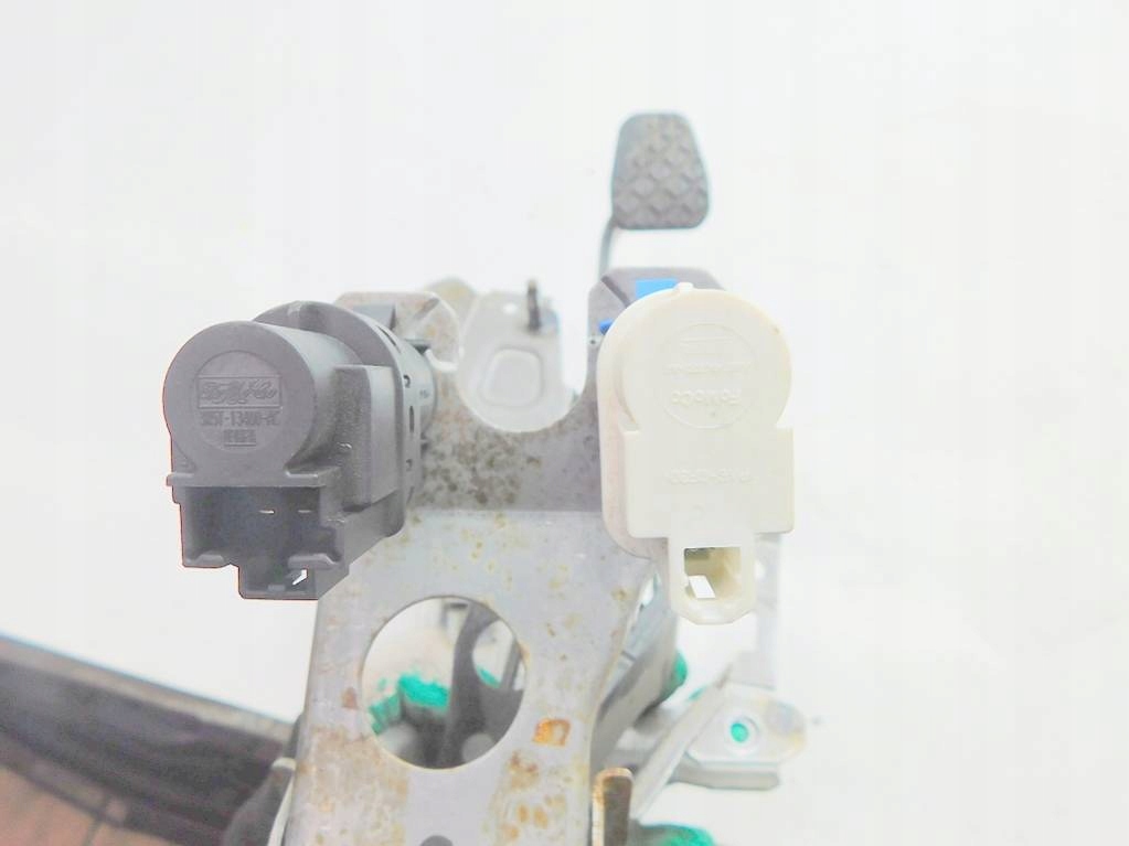 фото №10, Ford fiesta mk7 1.5tdci 2014r педаль тормоза