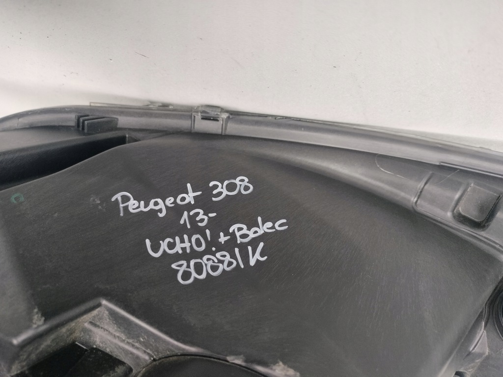 фото №8, Лампа правая фара peugeot 308 13-