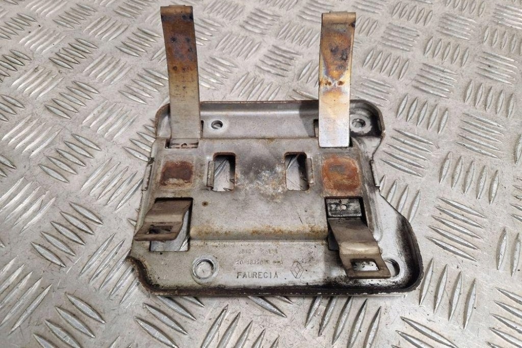 фото №9, Кронштейн выхлоп renault grand scénic iii jz0/1_ 208184201r 1.6l дизель