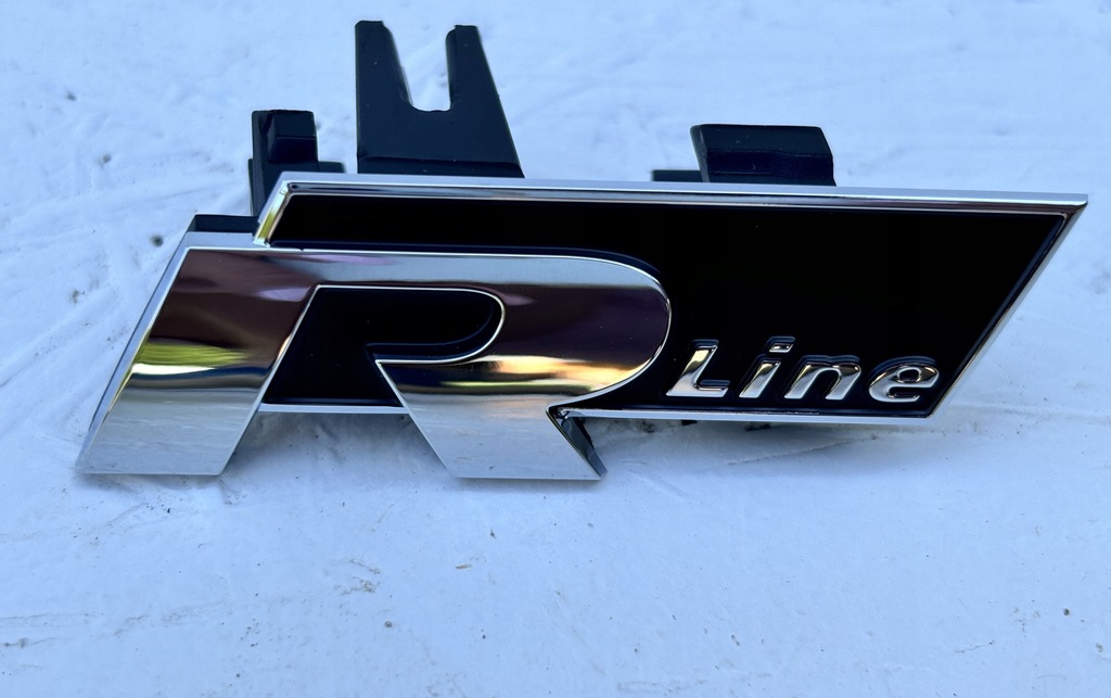 фото №1, R-line volkswagen passat емблема решітка передній 3aa853948fxc