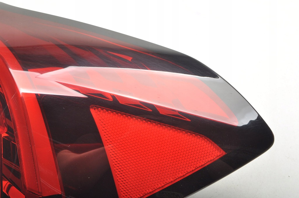 фото №7, Maserati ghibli iii lift лампа права задня правий задня 6701586880