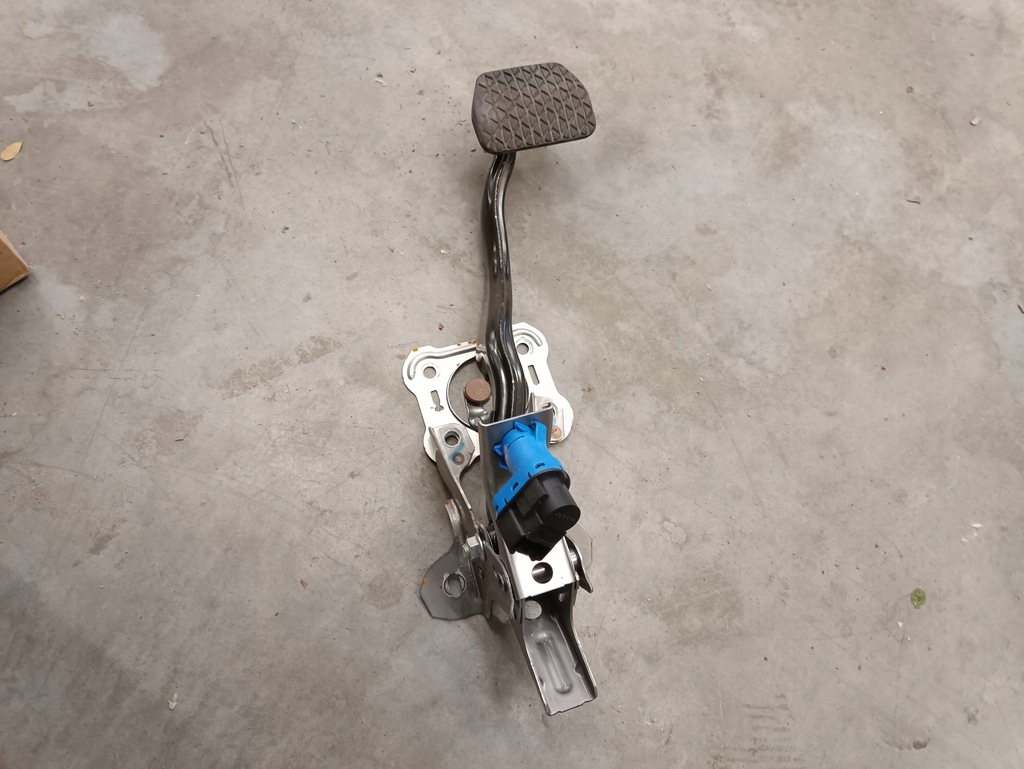 фото №1, Mazda 3 bp iv usa sedan педаль тормоза