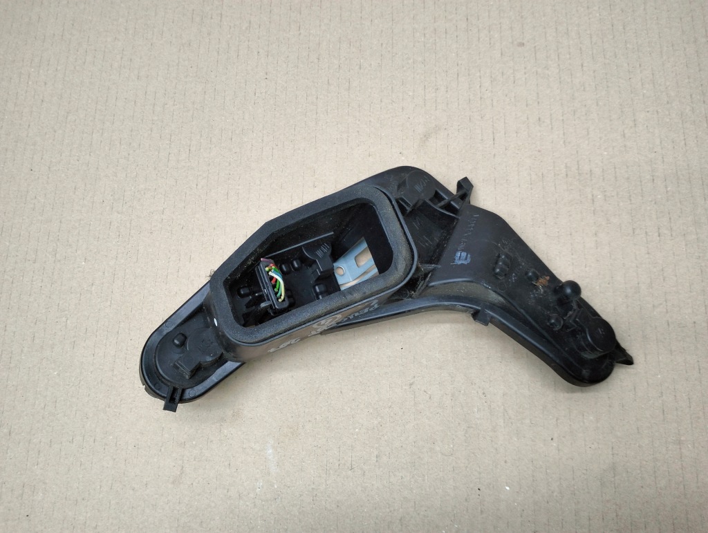 Вкладыш фары правая  задний peugeot 207 рестайлинг  led hb lata 2009-2012 Киев