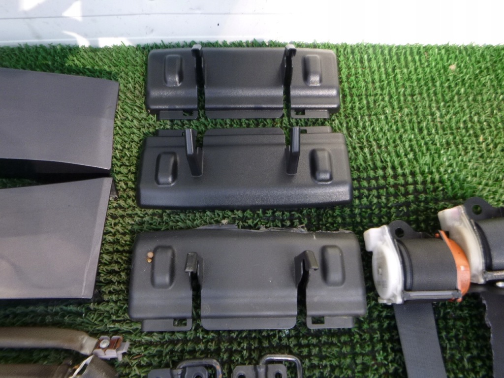 фото №9, Grand vitara ii 05- 5d заднє сидіння задня ремені болти kpl