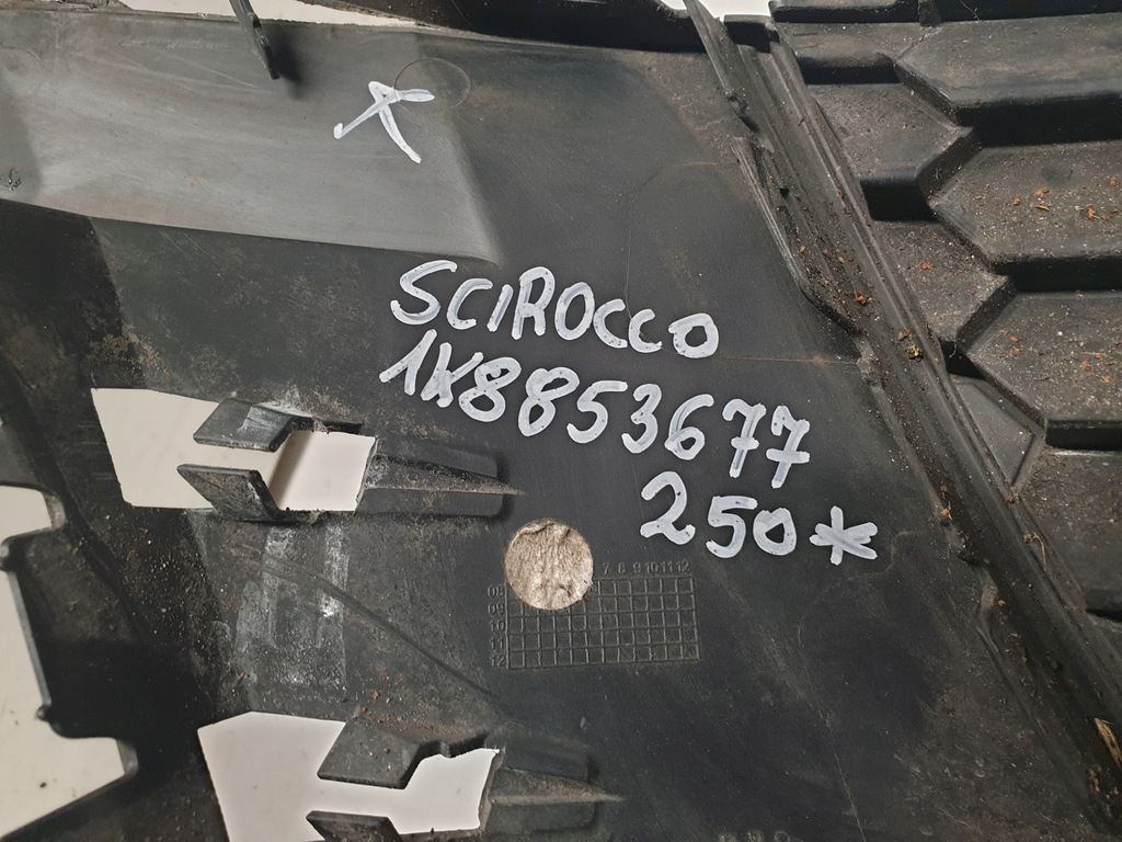 фото №8, Решітка середня бампера vw scirocco 8e0711290