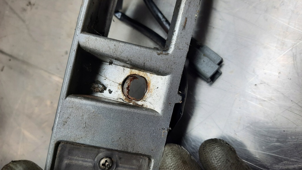 фото №13, Накладка задний крышки kia carens ii