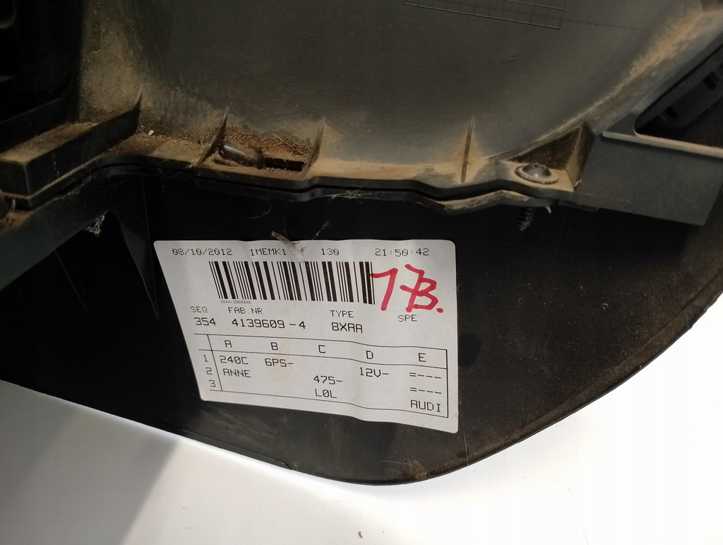 фото №10, Audi a1 5d 8x туннель средний 8x0863243a europa