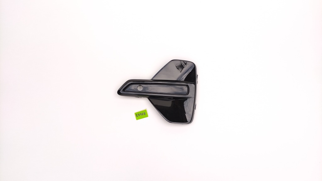 Купить Volvo xc40 recharge lift решётка заглушка бампера правая перед kr168