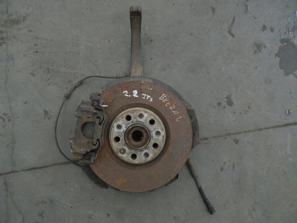 фото №1, Поворотный кулак ступица alfa romeo 159 1.9 2.2 jts левая