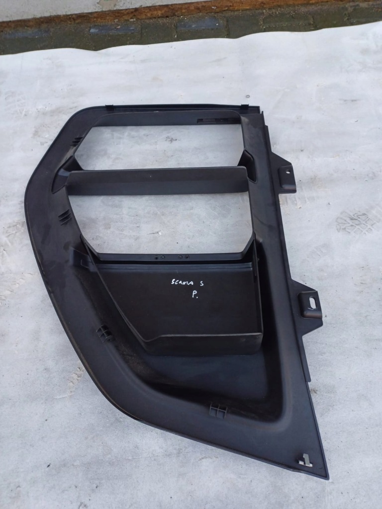 фото №2, Пластик захист накладка оббивка права scania r s ntg