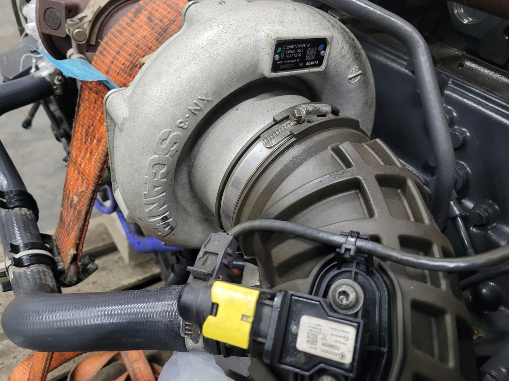 Двигатель scania r 450 dc13 148 ntg новая : turbo сцепление насос воды генератор Недорого