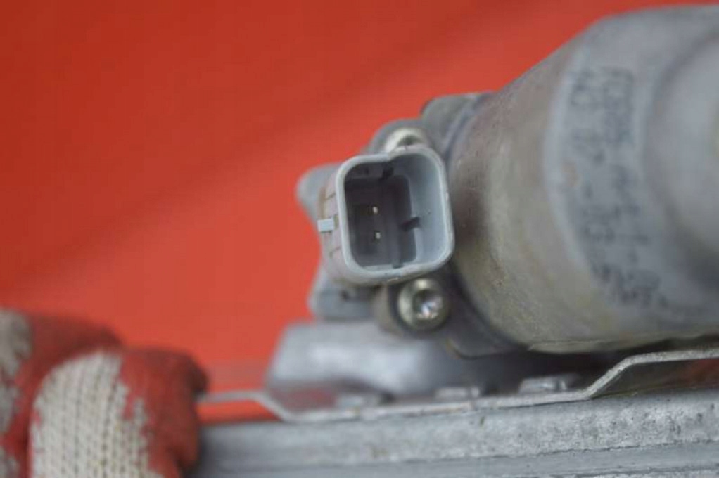 фото №11, Подъемник стекло левый перед eu 400843c peugeot 107 05-08