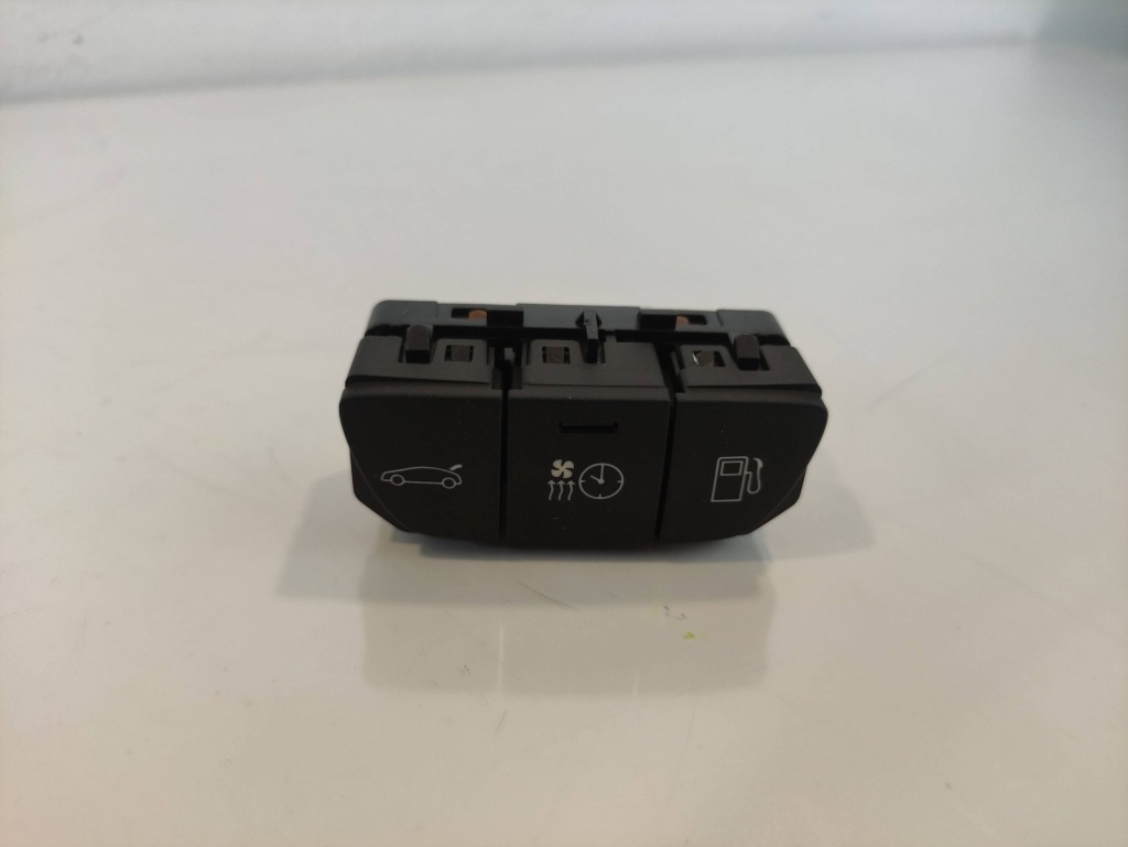 фото №1, Peugeot 508 кнопка заливної пального кришки багажника 6490sw