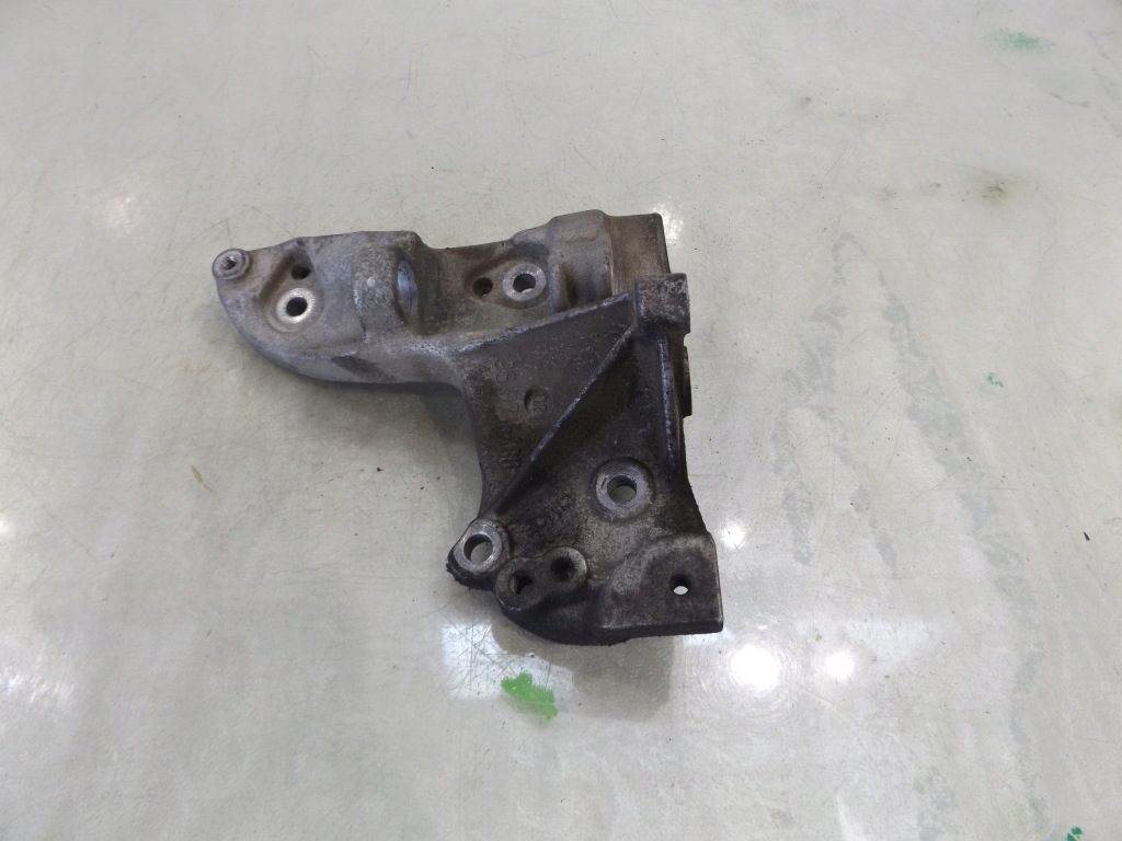 фото №2, Mazda ii 2 de 1,4d кронштейн двигуна