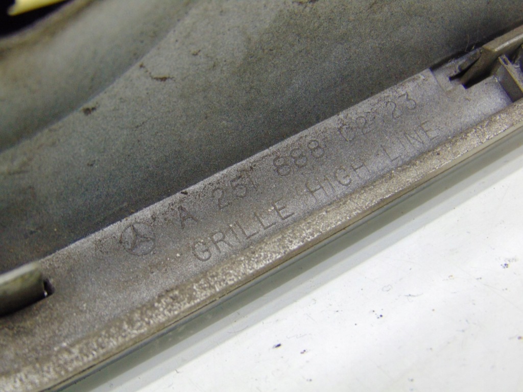 фото №10, Решітка радіатора бампера mercedes r w251 a2518880223