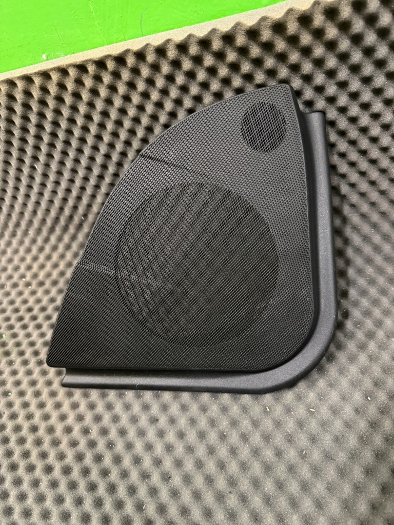 Купити A2197370188 захист динаміка накладка лівий задній mercedes-benz cls w219