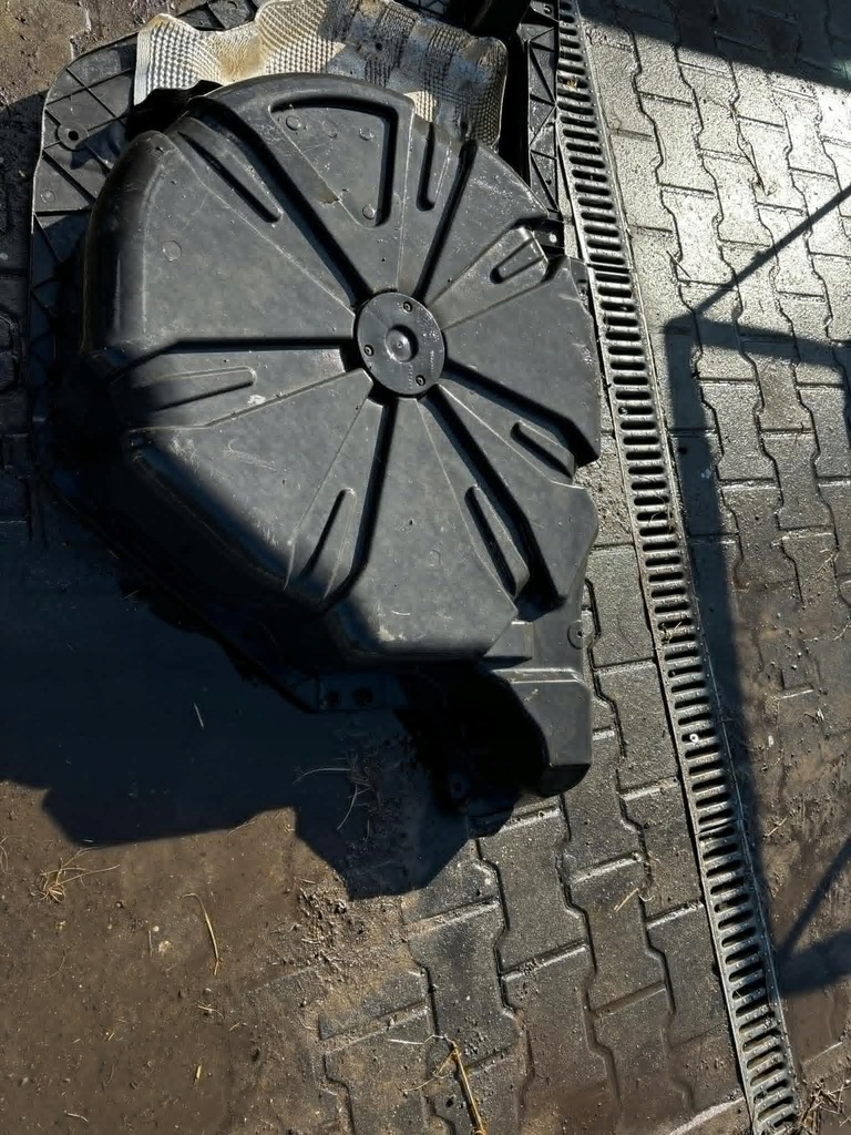 фото №6, Renault megane iii scenic iii поддон багажника 8200890248