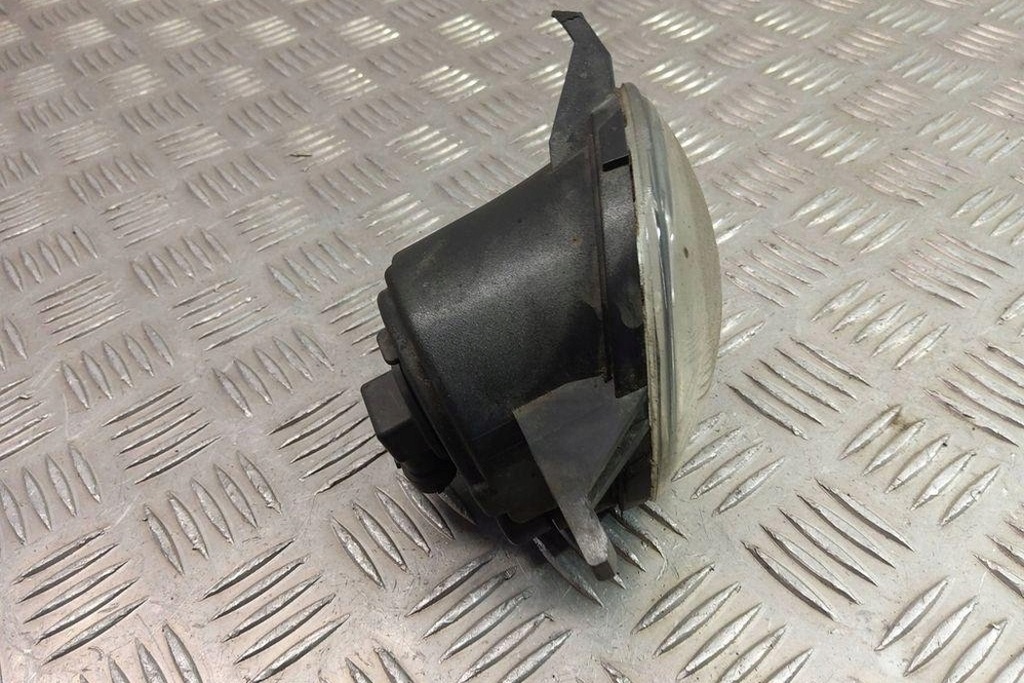 фото №9, Протитуманна фара правий передній toyota corolla _e12_ 89203821 2.0l дизель 2004