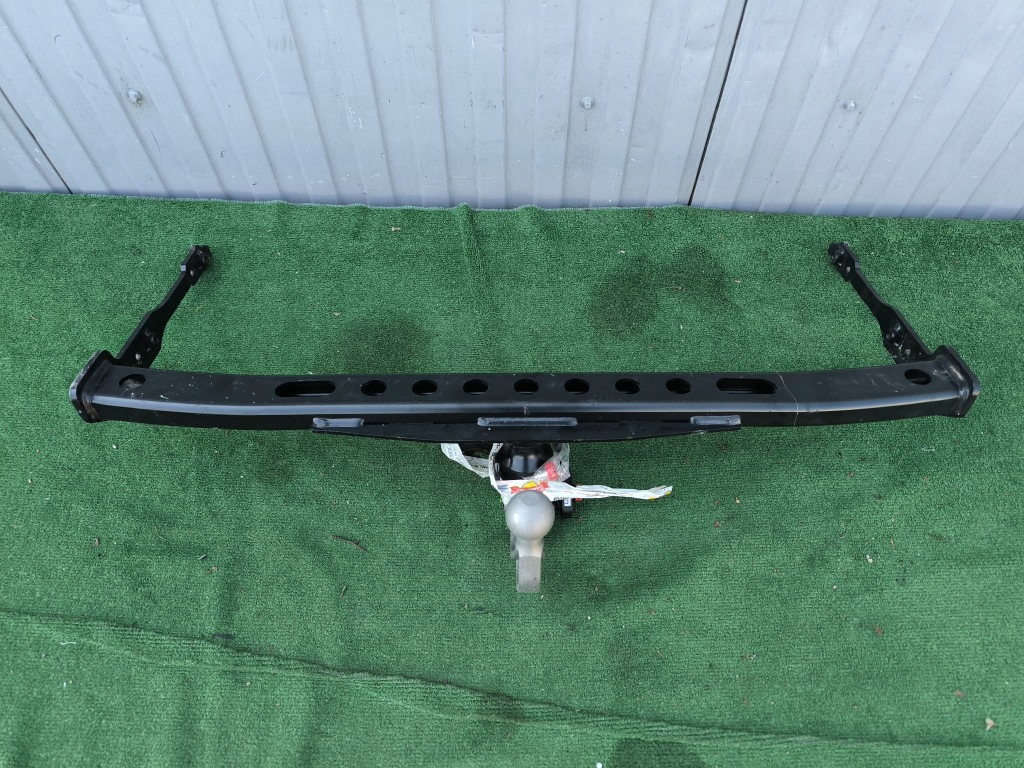 фото №1, Hak буксировочный audi a3 8v оригинал 8v4800491