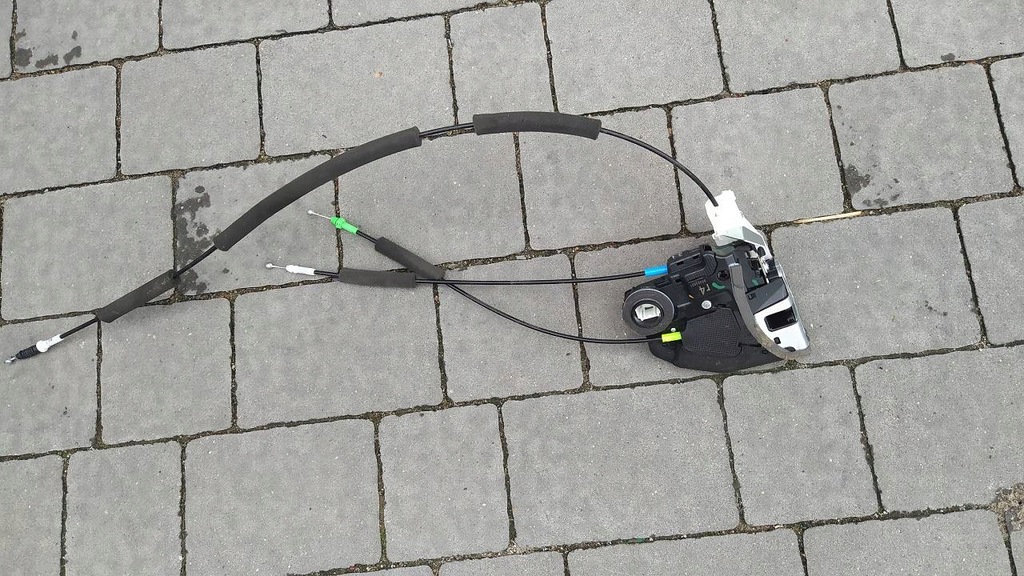 фото №1, Toyota c-hr 16- замок двері задня лівий