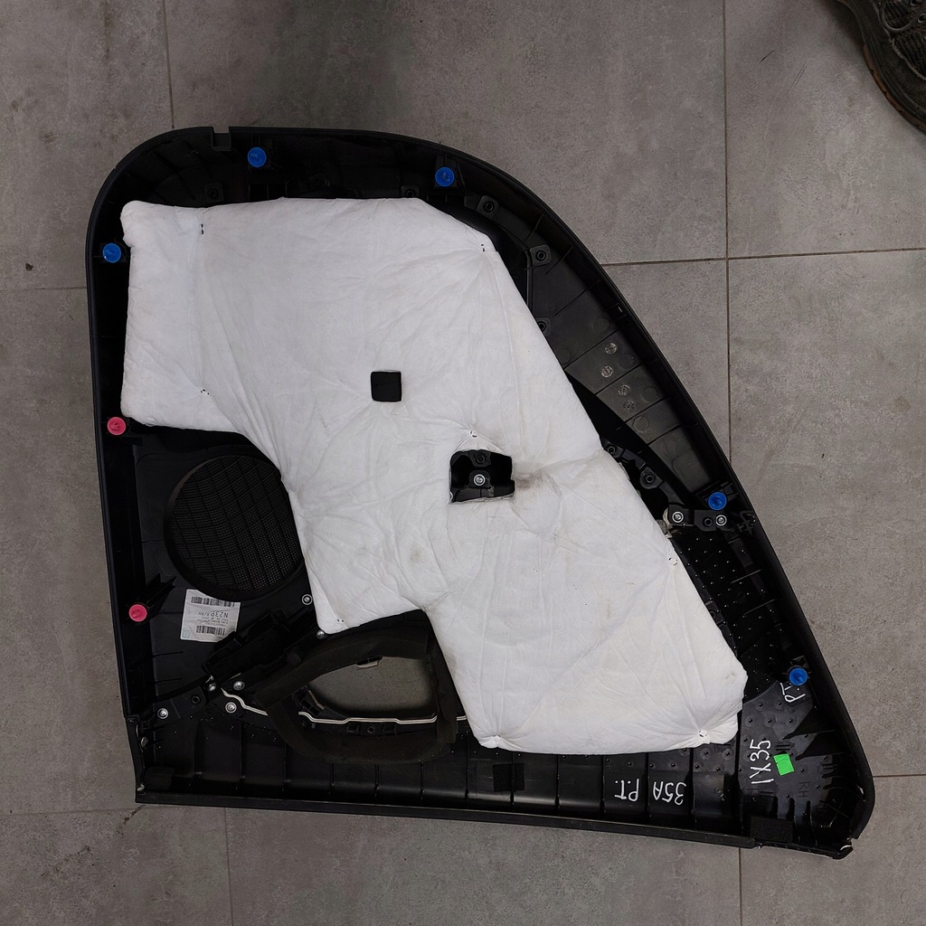 фото №8, Hyundai ix35 1.7crdi 2013 обшивка дверь правый задняя кожа 82302-2y0239p