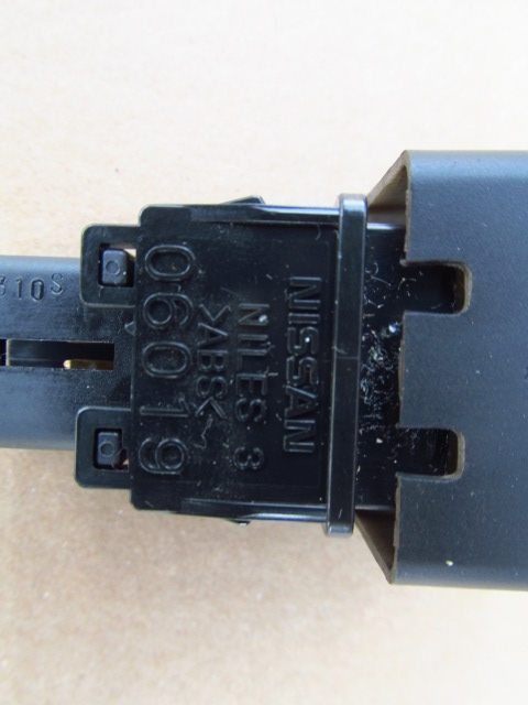 фото №12, Nissan micra k12 кнопка вимикач аварійних