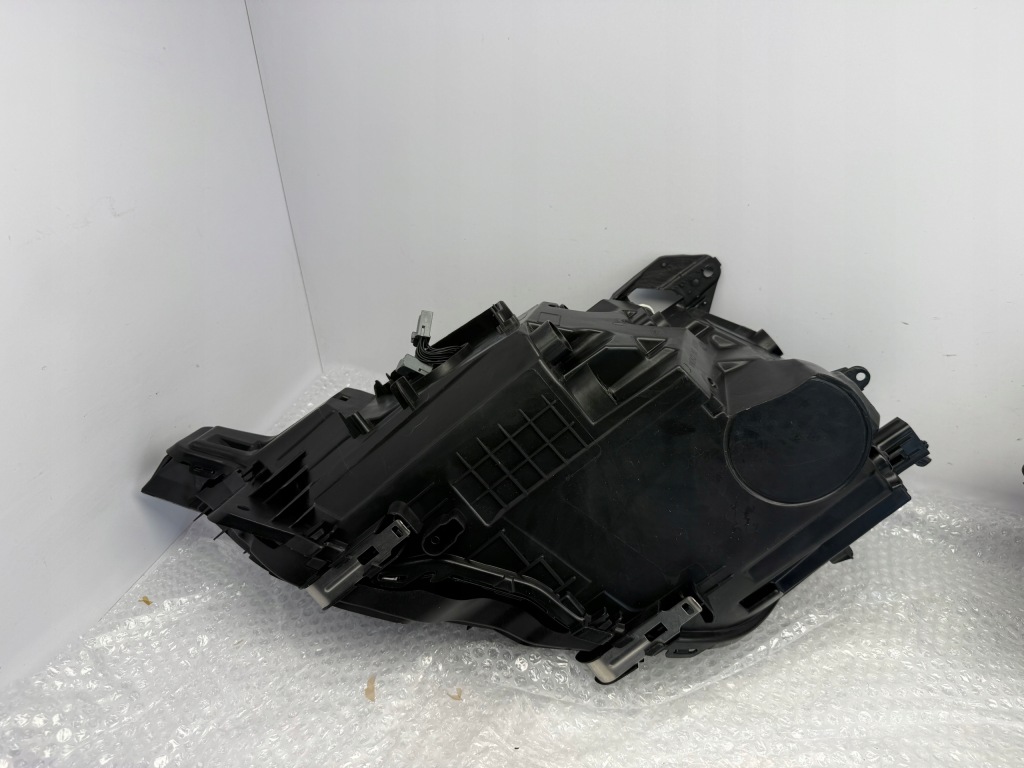 Купить Volvo xc60 2 рестайлинг  фара левая правый  full led америка 32337395 32337394