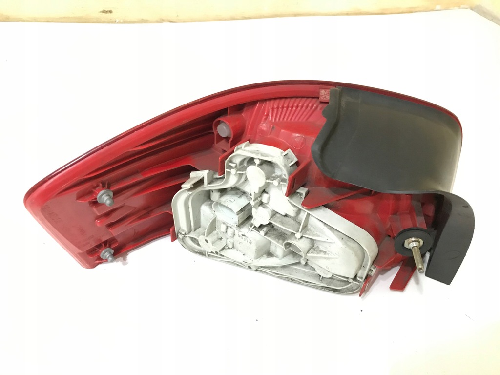 фото №7, Audi a3 8p 3 двері лампа права правий задня 8p0945096