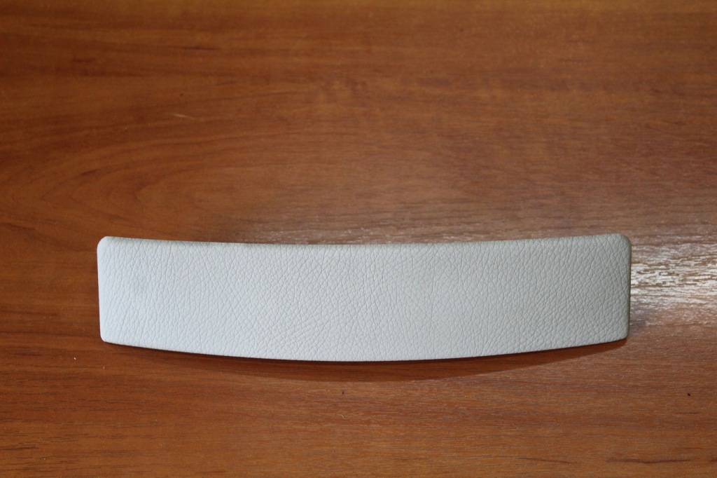 фото №1, Крышка бардачка mercedes w221 a2216800578