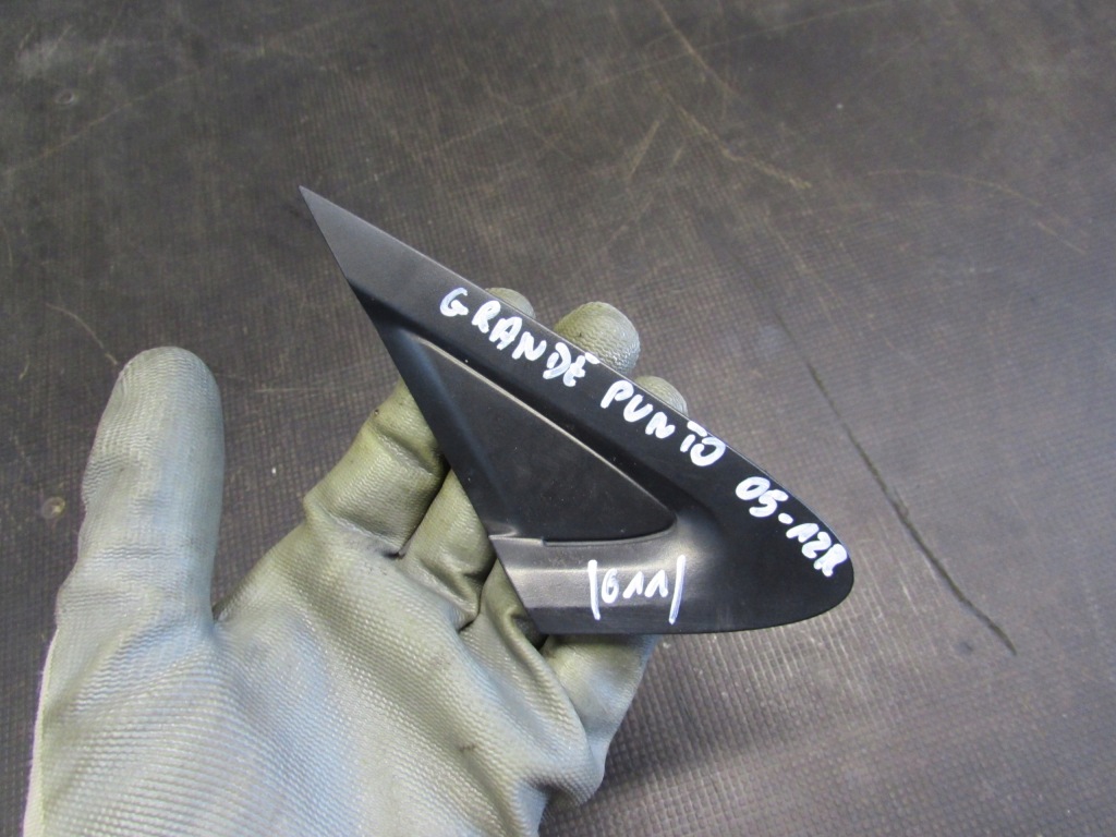 фото №1, Заглушка крила правий перед 735438113 fiat grande punto 05-12r