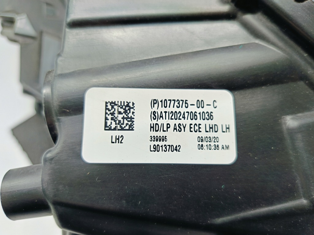 Tesla model 3 m3 3 17- фара левая перед передняя full led европа  1077375-00-c Недорого