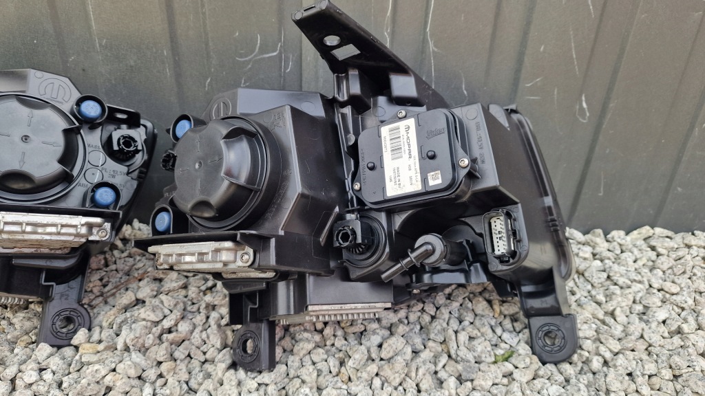 Jeep grand cherokee wk2 2013 2014 2015 2016 фара ксенон led ліва правий Ціна