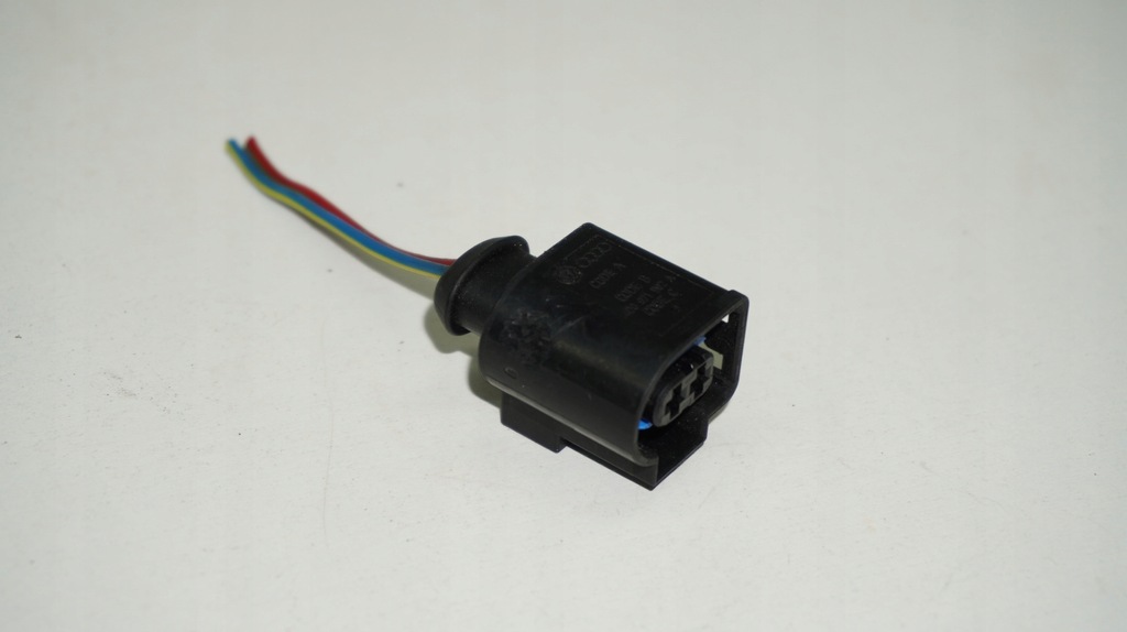 фото №10, Audi voklswagen штекер колодка соединитель 4d0971992a