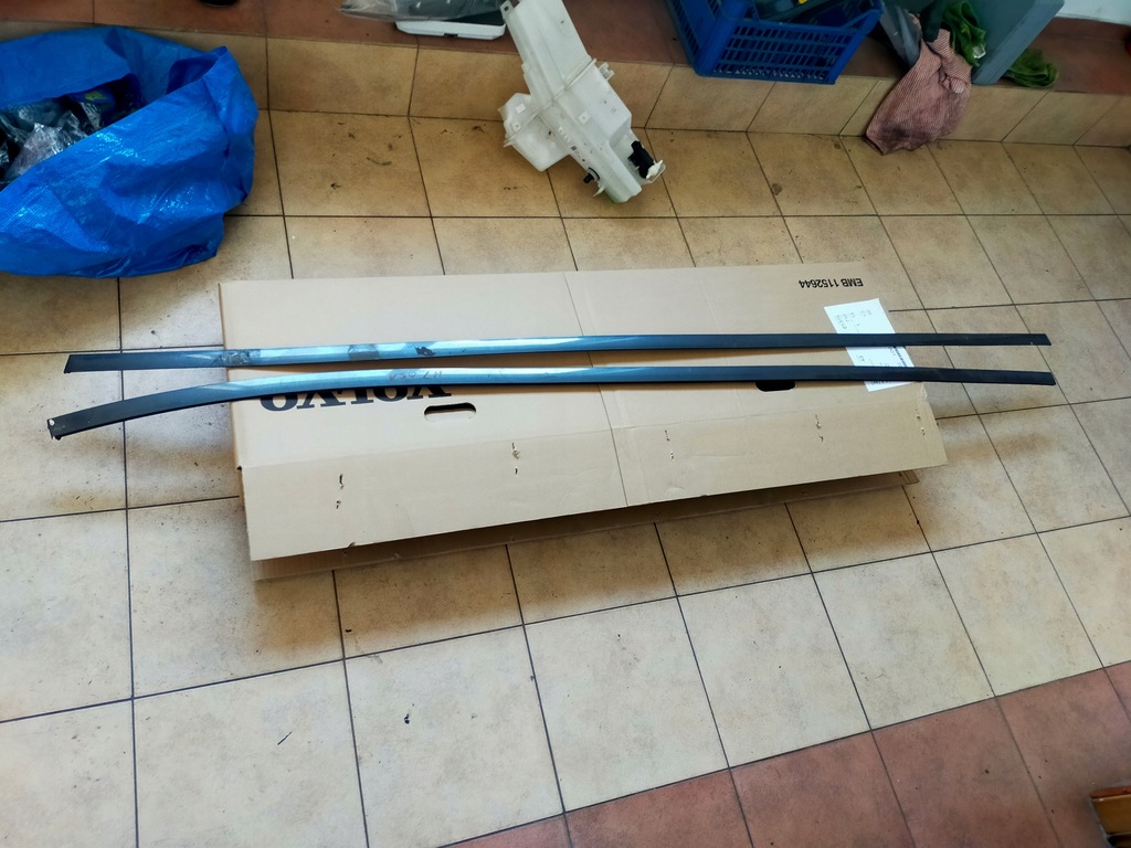 фото №1, Volvo v50 молдинг дахова накладки дахові