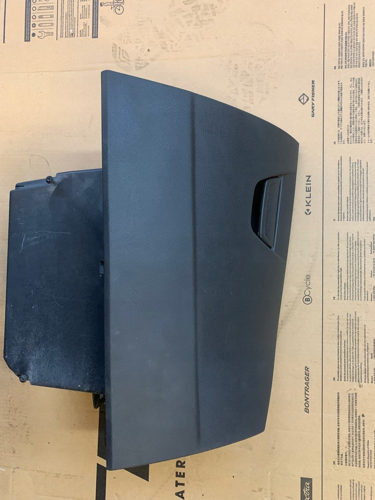 фото №1, Бардачок пассажира focus mk3 europa